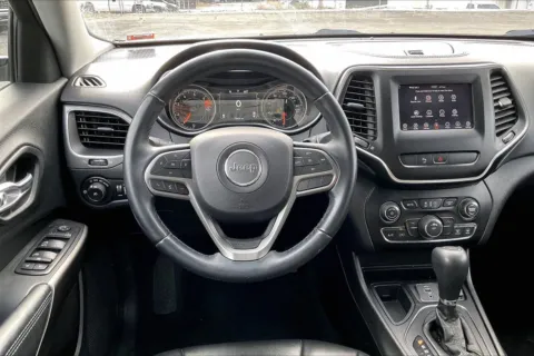 More photos of 2019 Jeep Cherokee Latitude Plus at Cable Dahmer Chevrolet of Independence, MO