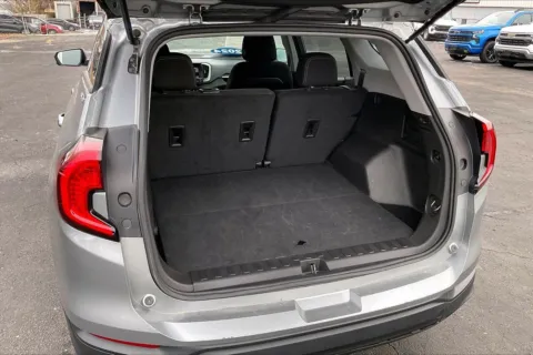 More photos of 2024 GMC Terrain SLE at Cable Dahmer Chevrolet of Independence, MO