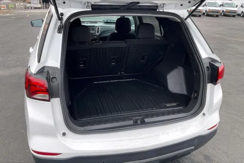 More photos of 2023 Chevrolet Equinox LT at Cable Dahmer Chevrolet of Independence, MO