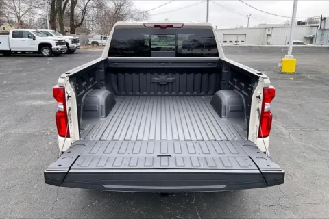 More photos of 2026 Chevrolet Silverado 1500 ZR2 at Cable Dahmer Chevrolet of Independence, MO