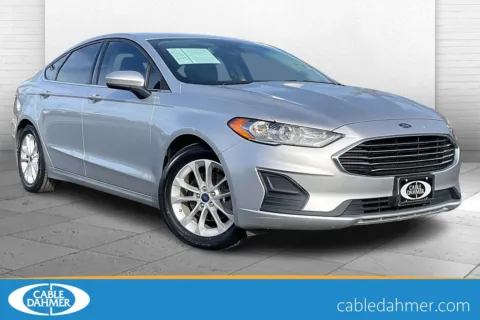Silver 2019 Ford Fusion SE for sale in Independence, MO