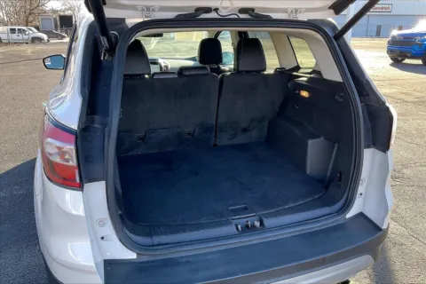 More photos of 2018 Ford Escape Titanium at Cable Dahmer Chevrolet of Independence, MO