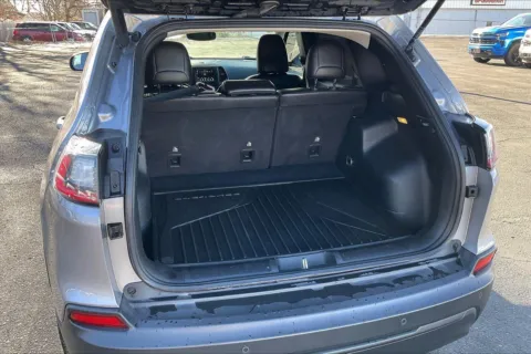 More photos of 2019 Jeep Cherokee Latitude Plus at Cable Dahmer Chevrolet of Independence, MO