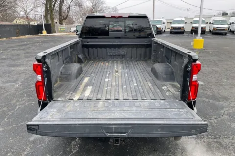 More photos of 2024 Chevrolet Silverado 3500 HD High Country at Cable Dahmer Chevrolet of Independence, MO