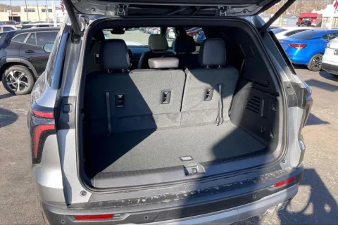 More photos of 2026 Chevrolet Traverse Z71 at Cable Dahmer Chevrolet of Independence, MO