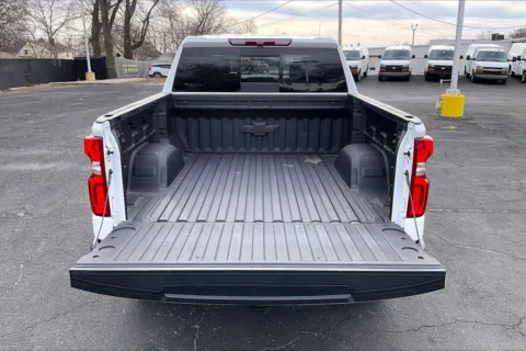 More photos of 2025 Chevrolet Silverado 1500 ZR2 at Cable Dahmer Chevrolet of Independence, MO