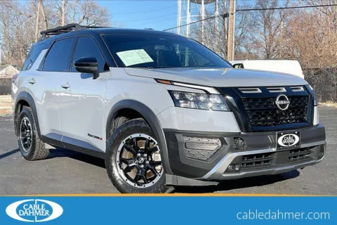 Black 2023 Nissan Pathfinder Rock Creek for sale in Independence, MO