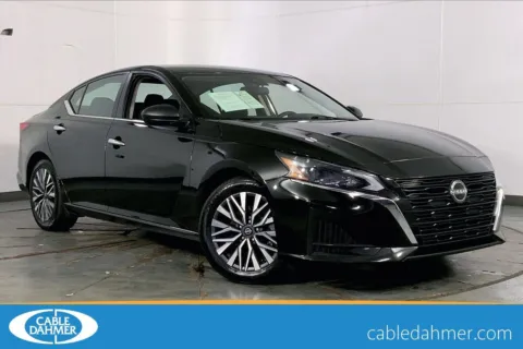 Black 2024 Nissan Altima 2.5 SV for sale in Independence, MO