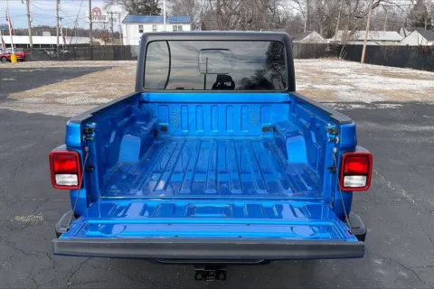 More photos of 2023 Jeep Gladiator Sport at Cable Dahmer Chevrolet of Independence, MO