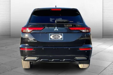 Another view of 2022 Mitsubishi Outlander SE for sale in Independence, MO at Cable Dahmer Chevrolet of Independence