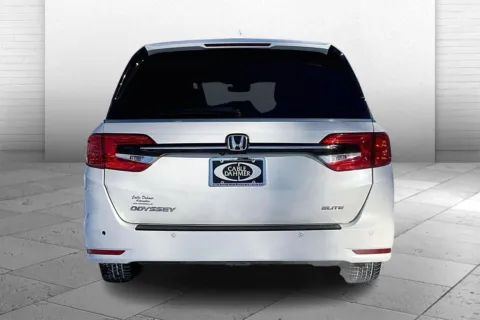 Another view of 2022 Honda Odyssey Elite for sale in Independence, MO at Cable Dahmer Chevrolet of Independence
