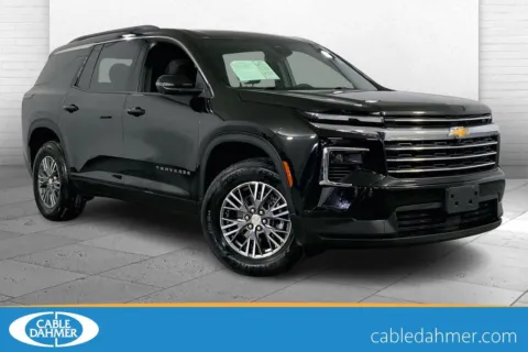 Black 2024 Chevrolet Traverse LT for sale in Independence, MO