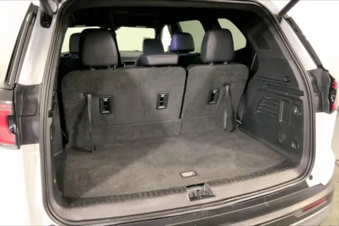 More photos of 2024 GMC Acadia Elevation at Cable Dahmer Chevrolet of Independence, MO