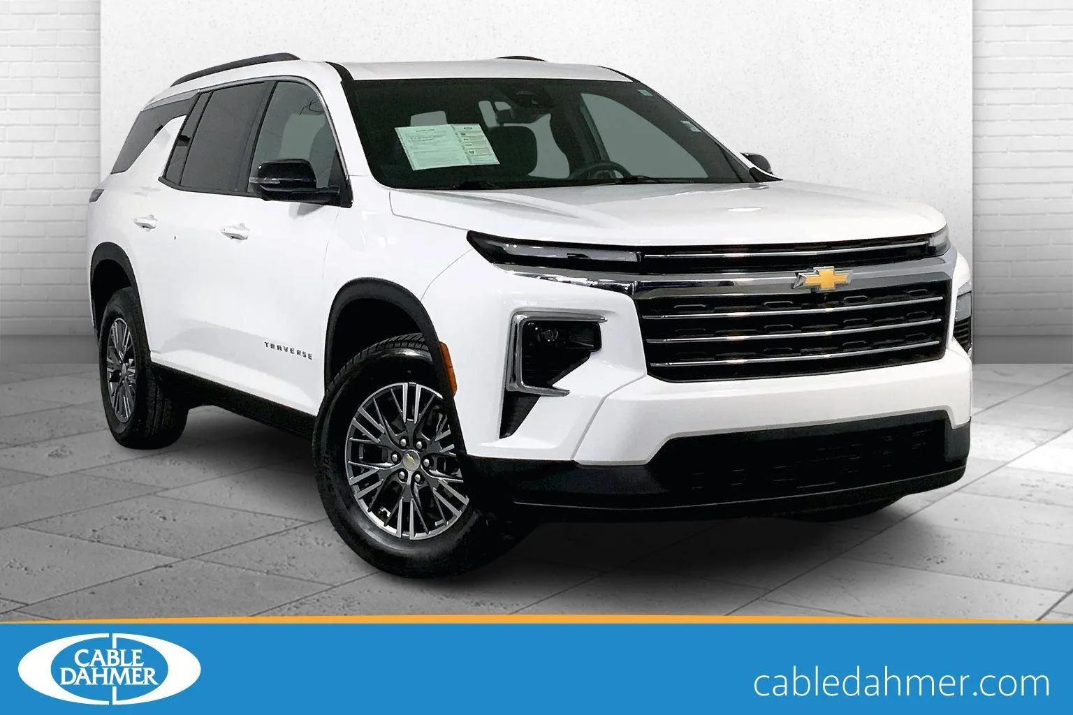 White 2024 Chevrolet Traverse LT for sale in Independence, MO