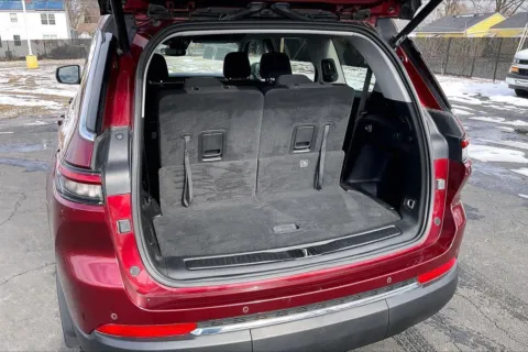 More photos of 2022 Jeep Grand Cherokee L Laredo at Cable Dahmer Chevrolet of Independence, MO