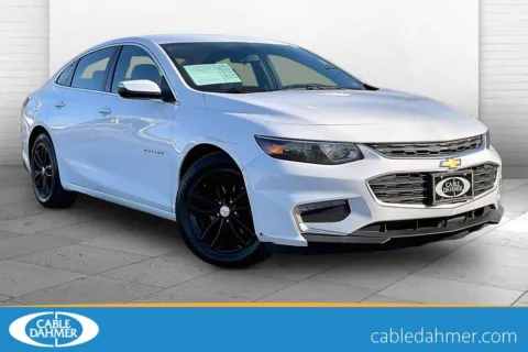 White 2018 Chevrolet Malibu LT for sale in Independence, MO