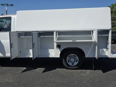 More photos of 2025 Chevrolet Express Cutaway 3500 1WT at Cable Dahmer Chevrolet of Independence, MO