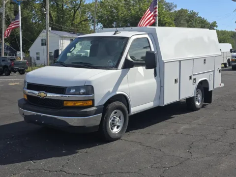 Another view of 2025 Chevrolet Express Cutaway 3500 1WT for sale in Independence, MO at Cable Dahmer Chevrolet of Independence