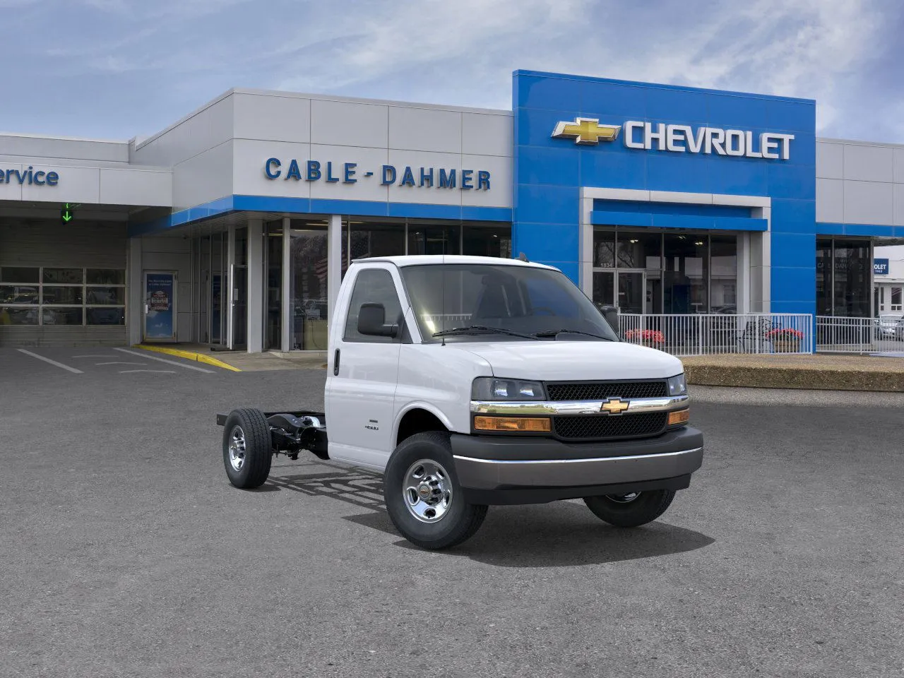 White 2025 Chevrolet Express Cutaway 3500 1WT for sale in Independence, MO