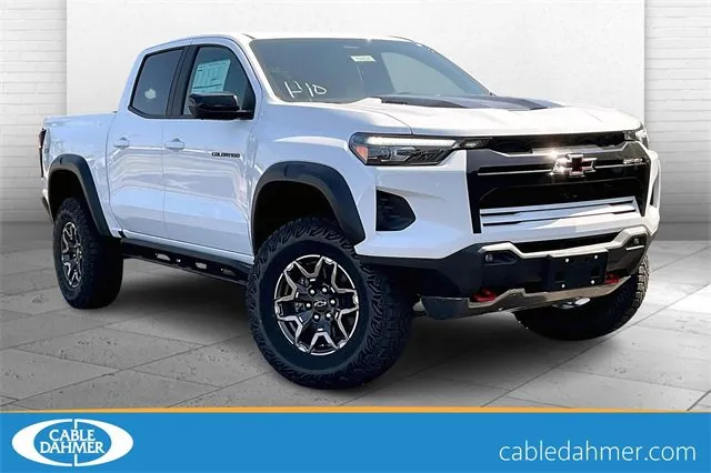 White 2025 Chevrolet Colorado ZR2 for sale in Independence, MO