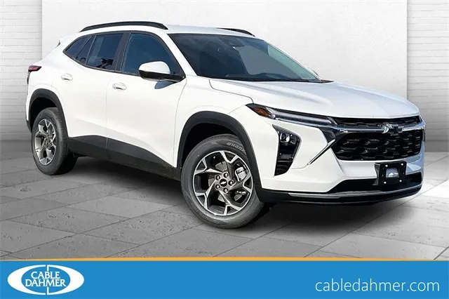 White 2025 Chevrolet Trax LT for sale in Independence, MO
