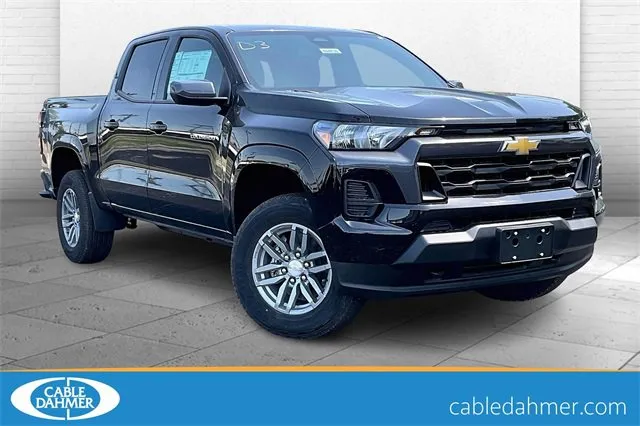 Black 2025 Chevrolet Colorado WT/LT for sale in Independence, MO