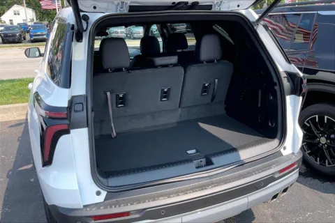 More photos of 2025 Chevrolet Traverse FWD LT at Cable Dahmer Chevrolet of Independence, MO