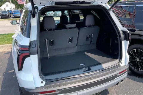 More photos of 2025 Chevrolet Traverse LT at Cable Dahmer Chevrolet of Independence, MO