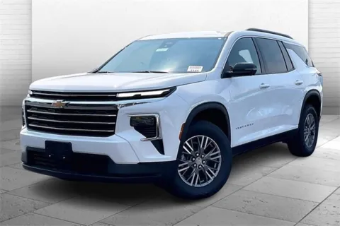Photos of 2025 Chevrolet Traverse LT for sale in Independence, MO at Cable Dahmer Chevrolet of Independence