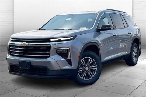 Photos of 2025 Chevrolet Traverse LT for sale in Independence, MO at Cable Dahmer Chevrolet of Independence