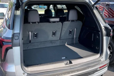 More photos of 2025 Chevrolet Traverse FWD LT at Cable Dahmer Chevrolet of Independence, MO