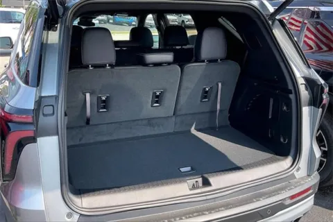 More photos of 2025 Chevrolet Traverse LT at Cable Dahmer Chevrolet of Independence, MO