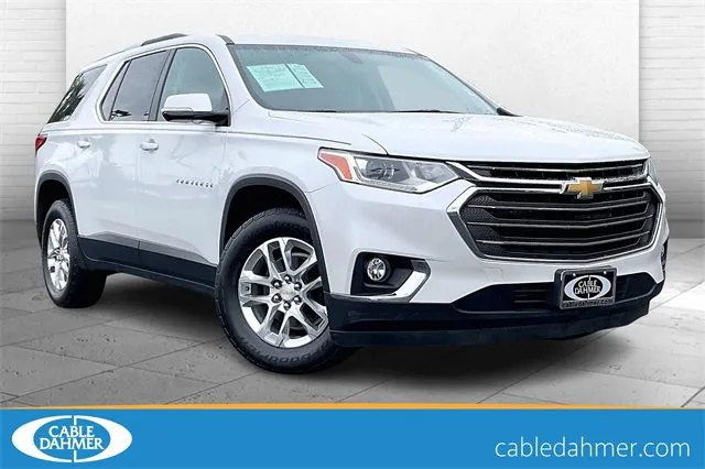 White 2018 Chevrolet Traverse LT Cloth for sale in Independence, MO