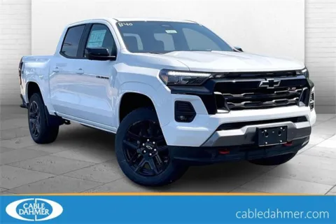 White 2025 Chevrolet Colorado Z71 for sale in Independence, MO