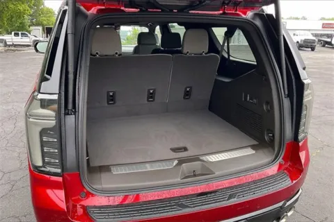 More photos of 2025 Chevrolet Suburban Z71 at Cable Dahmer Chevrolet of Independence, MO