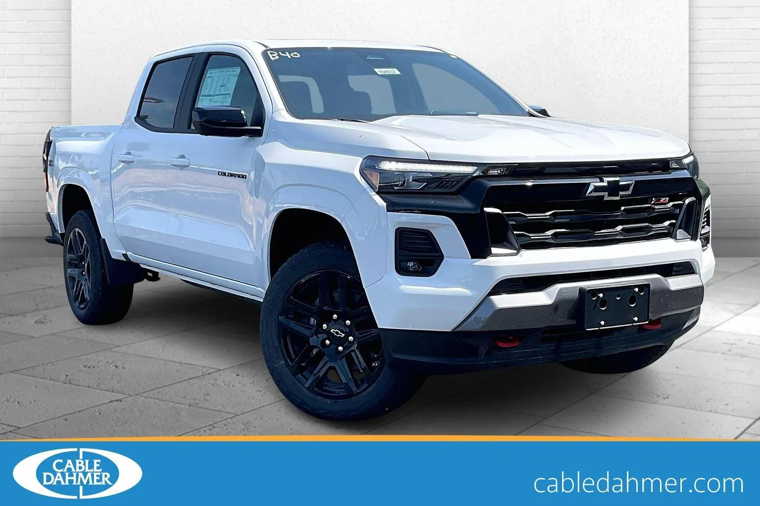 White 2025 Chevrolet Colorado 4WD Z71 for sale in Independence, MO