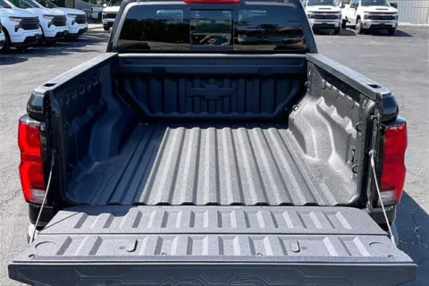 More photos of 2025 Chevrolet Colorado ZR2 at Cable Dahmer Chevrolet of Independence, MO