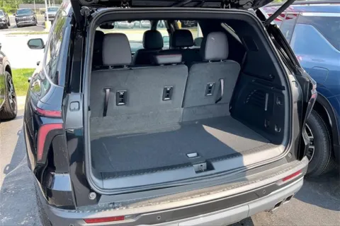More photos of 2025 Chevrolet Traverse Z71 at Cable Dahmer Chevrolet of Independence, MO