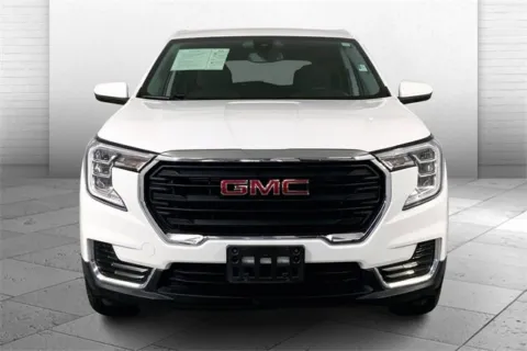 Photos of 2024 GMC Terrain SLE for sale in Independence, MO at Cable Dahmer Chevrolet of Independence