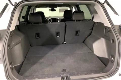 More photos of 2024 GMC Terrain SLE at Cable Dahmer Chevrolet of Independence, MO