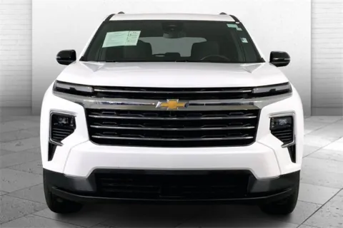 Photos of 2025 Chevrolet Traverse LT for sale in Independence, MO at Cable Dahmer Chevrolet of Independence