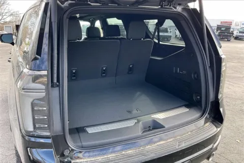 More photos of 2025 Chevrolet Suburban Z71 at Cable Dahmer Chevrolet of Independence, MO