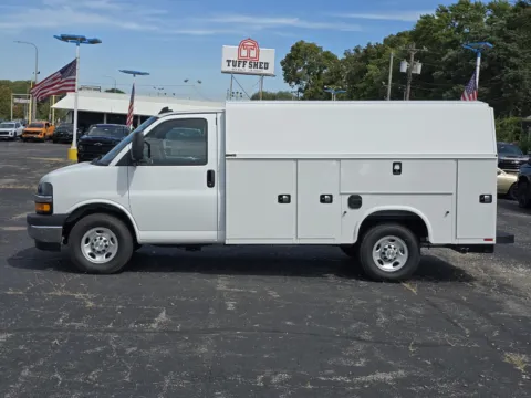More photos of 2025 Chevrolet Express Cutaway 3500 1WT at Cable Dahmer Chevrolet of Independence, MO