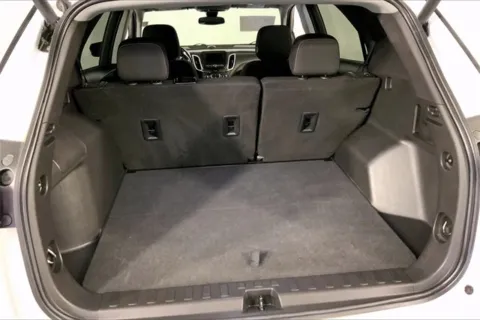 More photos of 2022 Chevrolet Equinox LT at Cable Dahmer Chevrolet of Independence, MO