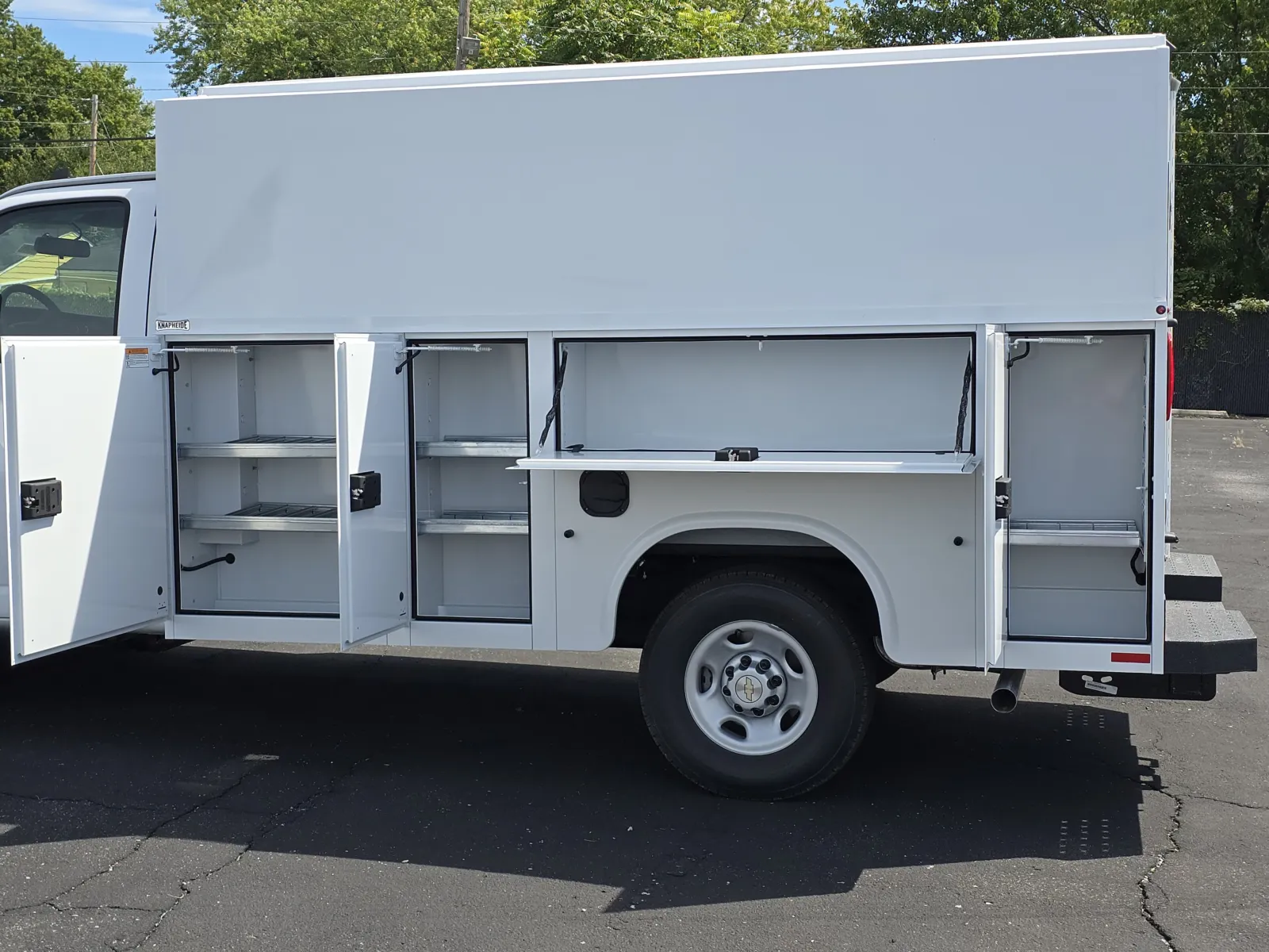 More photos of 2025 Chevrolet Express Cutaway 3500 1WT at Cable Dahmer Chevrolet of Independence, MO