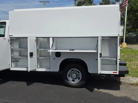More photos of 2025 Chevrolet Express Cutaway 3500 1WT at Cable Dahmer Chevrolet of Independence, MO