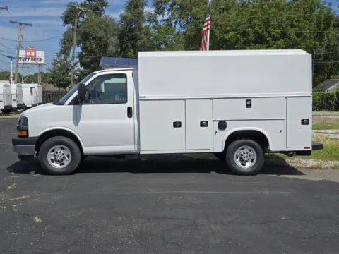 More photos of 2025 Chevrolet Express Cutaway 3500 1WT at Cable Dahmer Chevrolet of Independence, MO