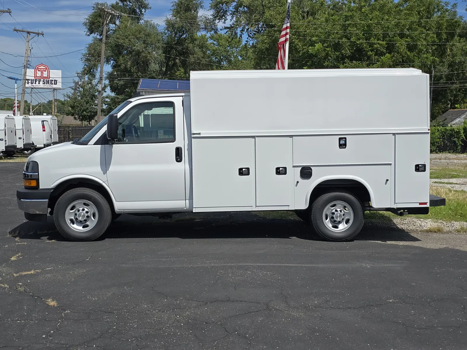More photos of 2025 Chevrolet Express Cutaway 3500 1WT at Cable Dahmer Chevrolet of Independence, MO