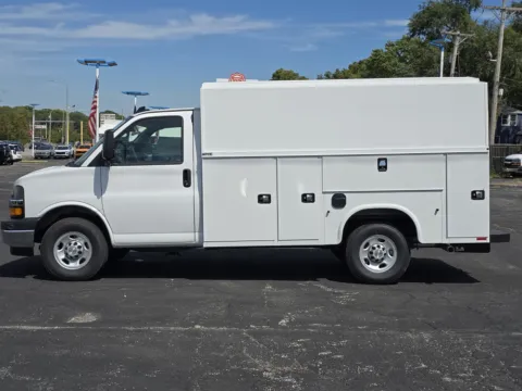 More photos of 2025 Chevrolet Express Cutaway 3500 1WT at Cable Dahmer Chevrolet of Independence, MO