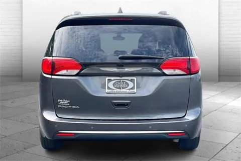 Another view of 2018 Chrysler Pacifica Touring L for sale in Independence, MO at Cable Dahmer Chevrolet of Independence